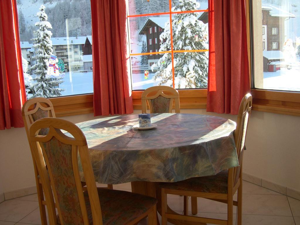 Ferienhaus Antigua Saas-Grund Habitación foto